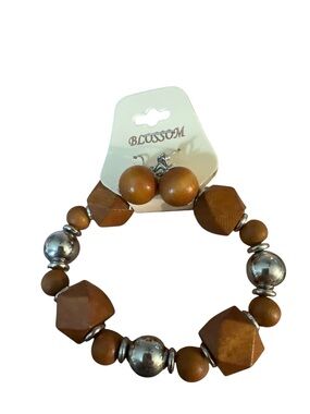NWT The Blossom Apparel Brown Wooden & Silver Accent Stretch Bracelet